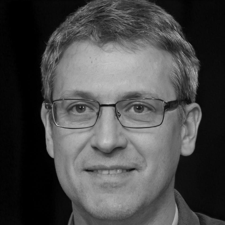 Lachlan Varga, Community Engagement Director